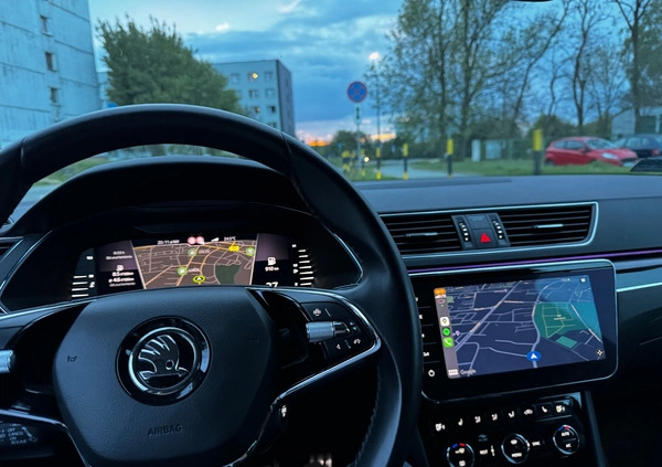 Skoda Superb cena 128000 przebieg: 126000, rok produkcji 2020 z Gliwice małe 56